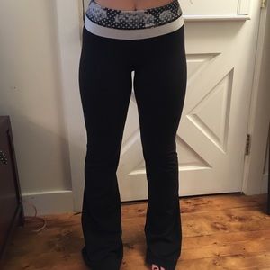 LuLuLemon Groove Pant—Yoga Pants